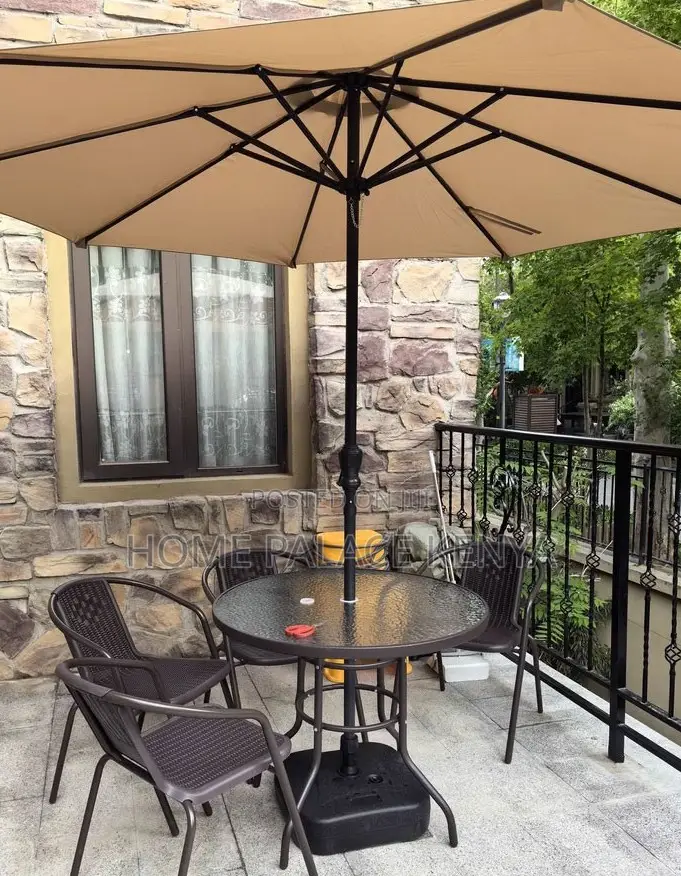Outdoor Set: Aluminum Outdoor Dining Table With Umbrella