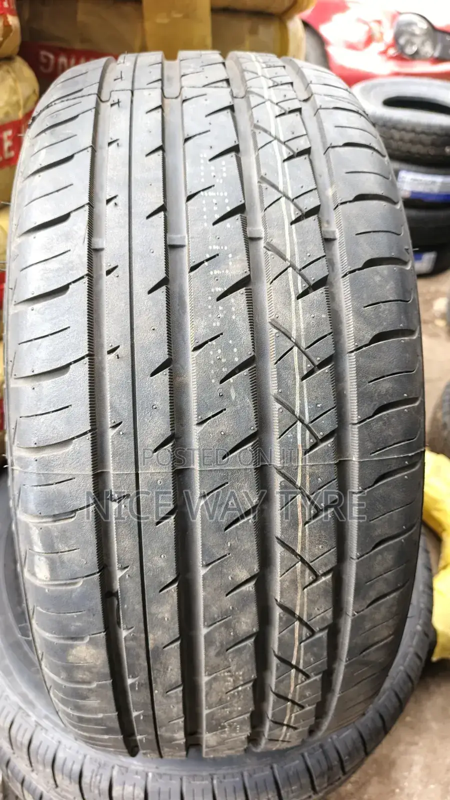 235/40r18 Greenlander