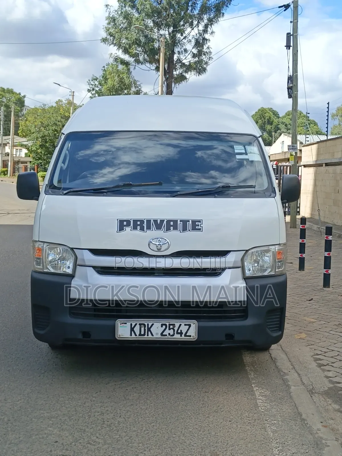 Toyota HiAce 2017 White