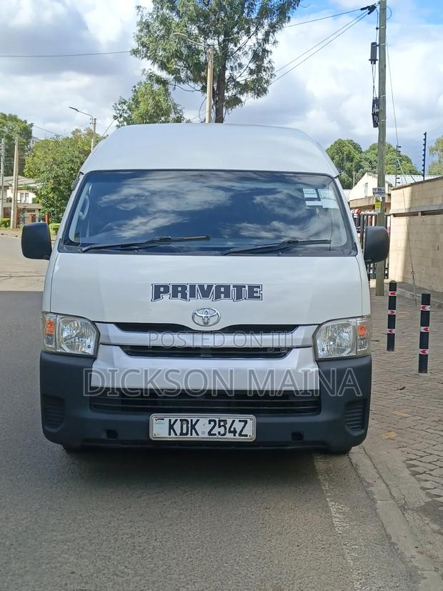 Toyota HiAce 2017 White