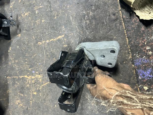 Mirage Engine Mounting - thumbnail 3