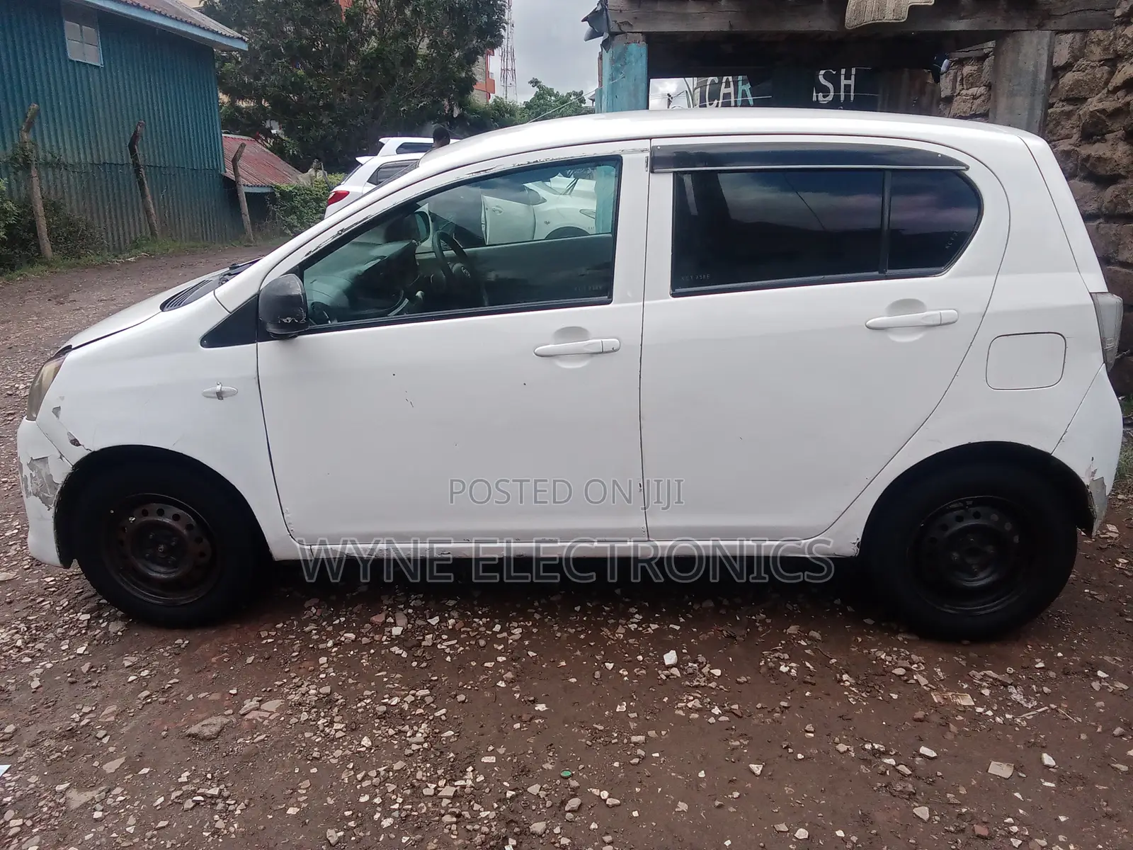 Daihatsu Mira 2011 White