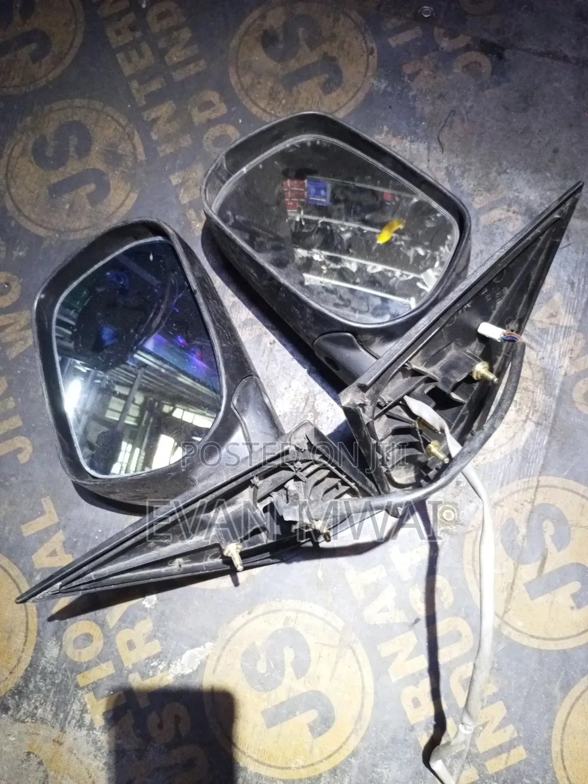 Raum Side Mirror