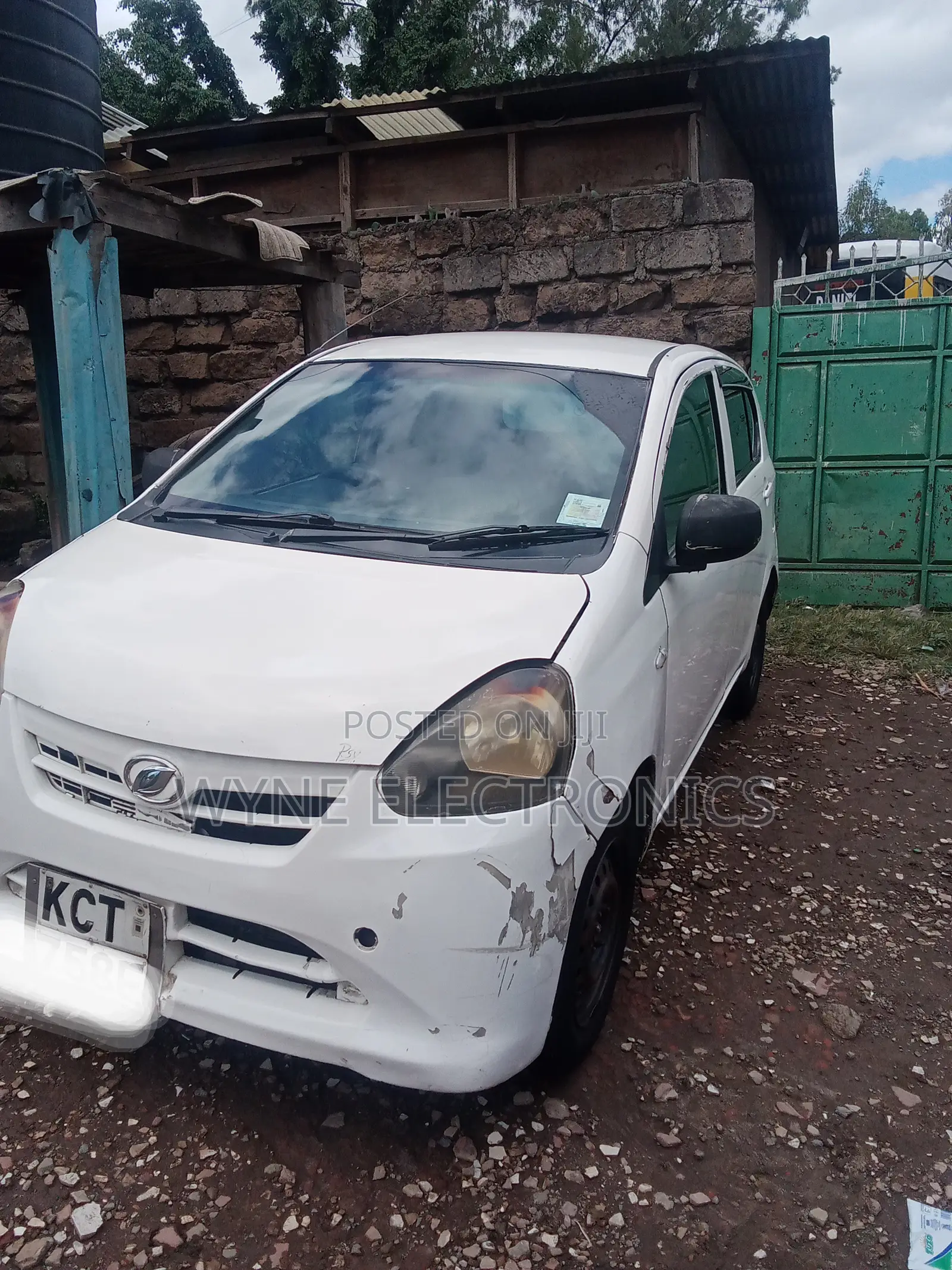 Daihatsu Mira 2011 White