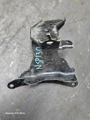 Gear Box Mounting Toyota Ractis