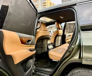 Lexus LX 600 2022 Green