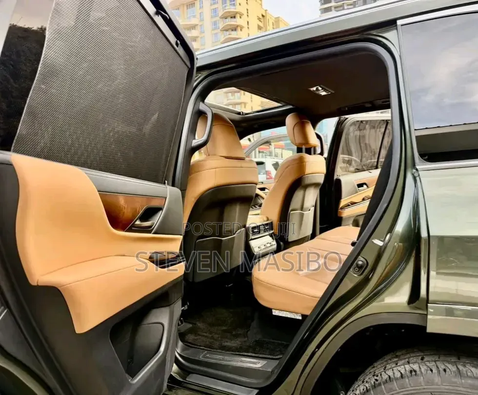 Lexus LX 600 2022 Green