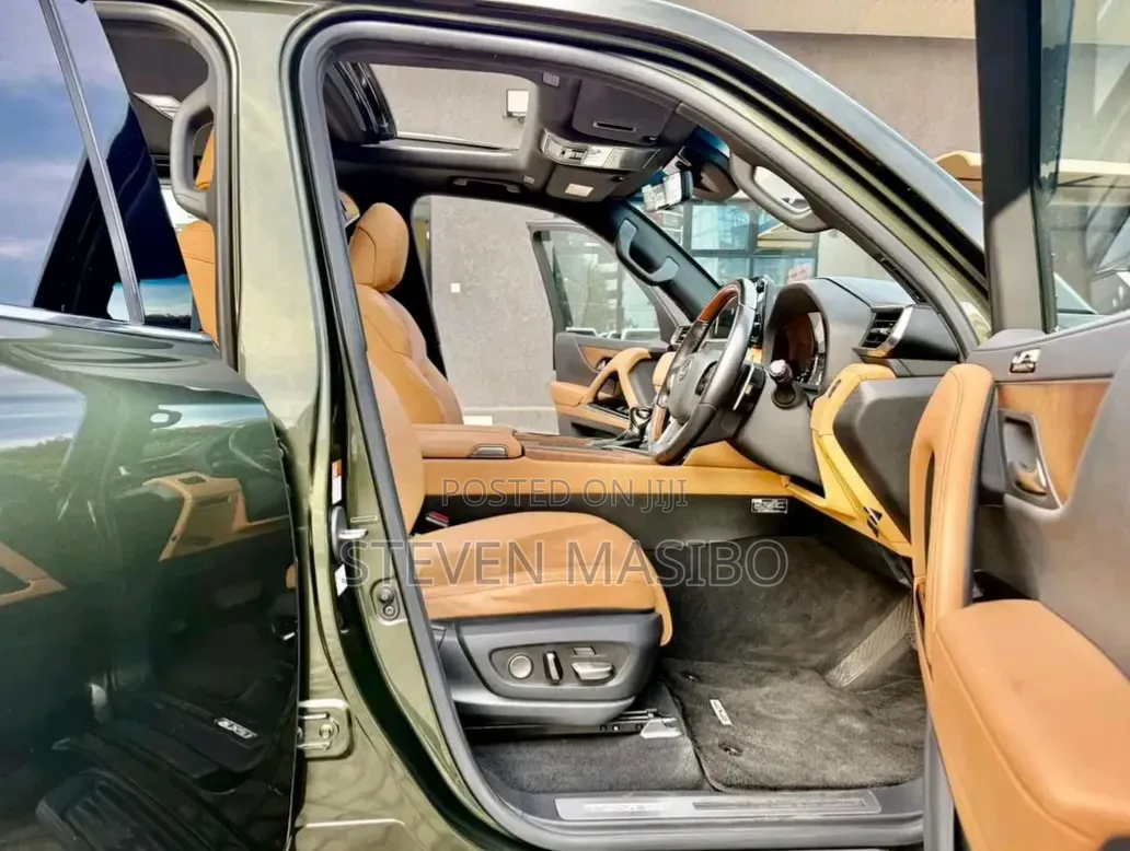Lexus LX 600 2022 Green