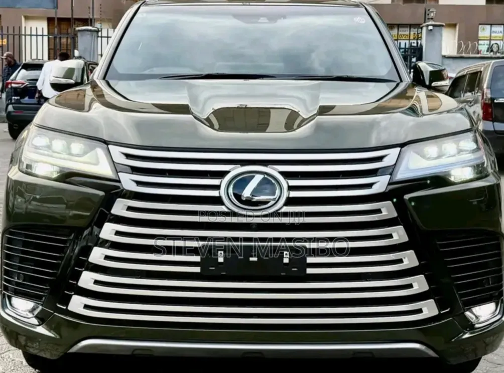 Lexus LX 600 2022 Green