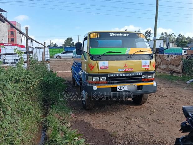 Mitsubishi Fh Water Bowser - thumbnail 2