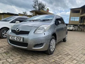 Toyota Vitz 2017 Gray