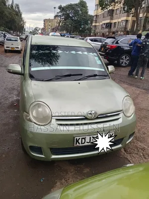 Toyota Sienta 2013 Green