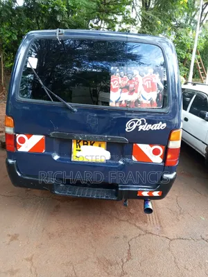 Toyota HiAce 2002 Blue