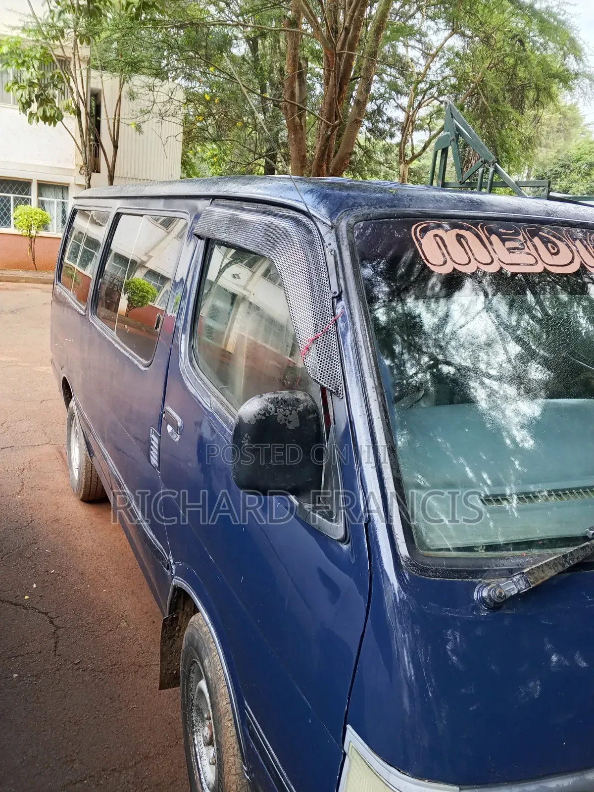 Toyota HiAce 2002 Blue