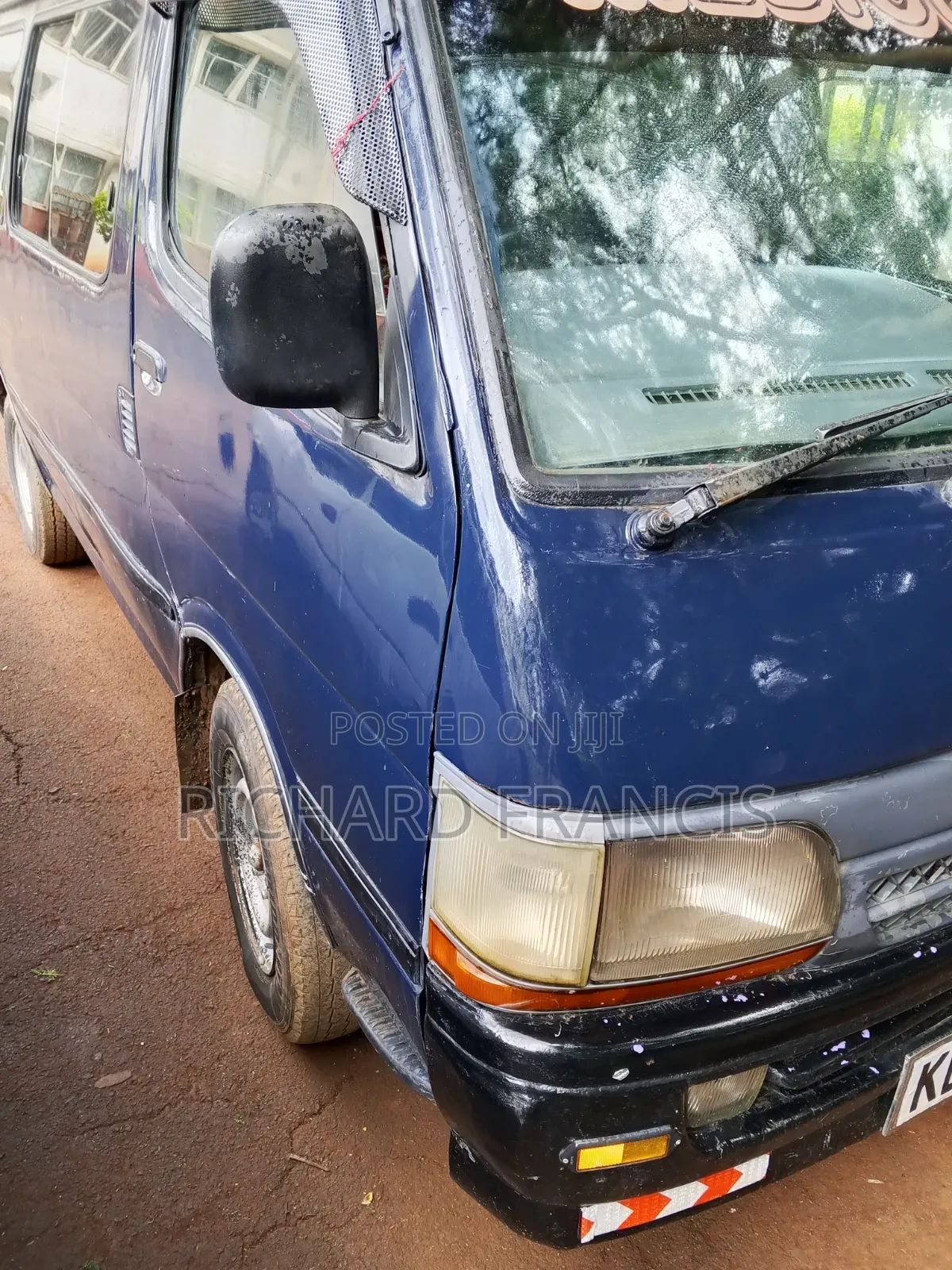Toyota HiAce 2002 Blue