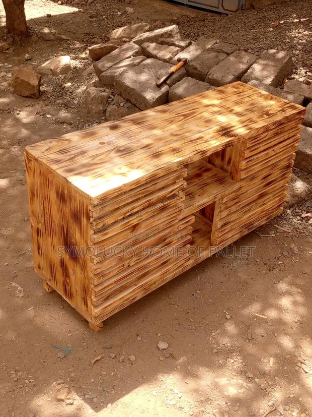 Pallet Tv Stands- Unique Blazed Pallet Tv Stand