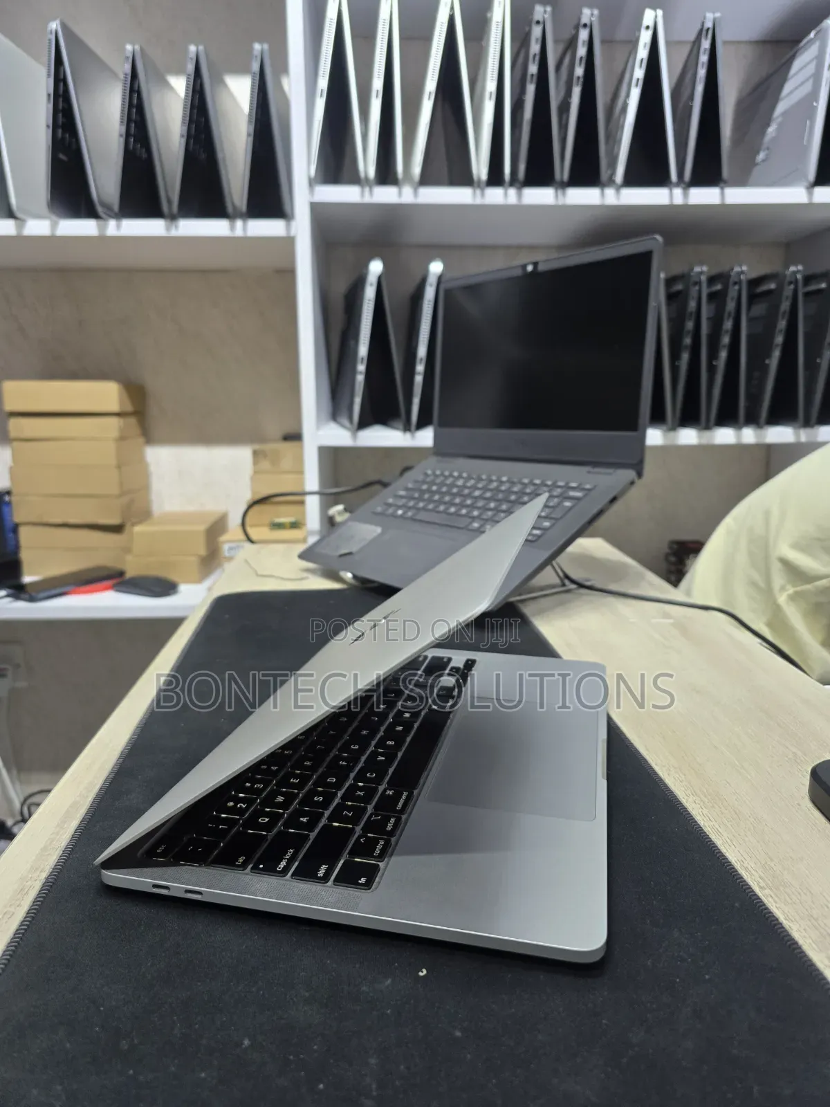 Laptop Apple MacBook Pro 16GB Intel Core i7 SSD 512GB