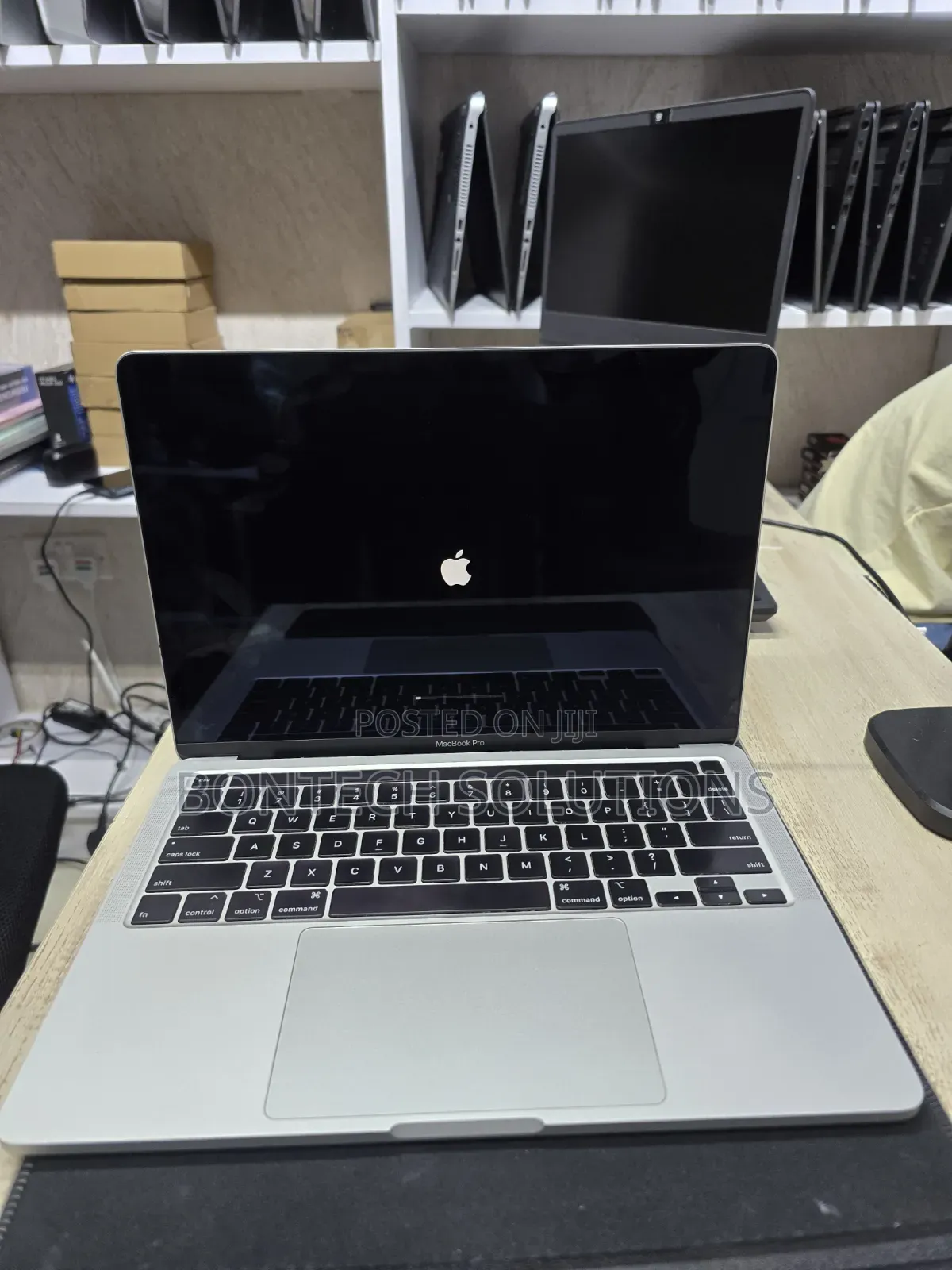 Laptop Apple MacBook Pro 16GB Intel Core i7 SSD 512GB