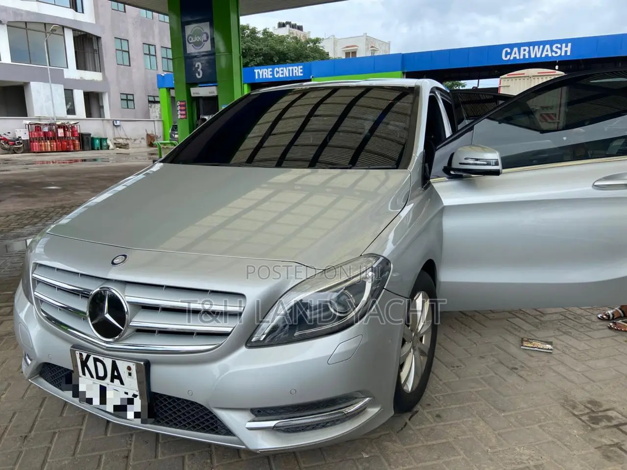 Mercedes-Benz B-Class B180 Petrol 2013 Silver
