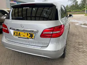 Mercedes-Benz B-Class B180 Petrol 2013 Silver