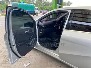 Mercedes-Benz B-Class B180 Petrol 2013 Silver