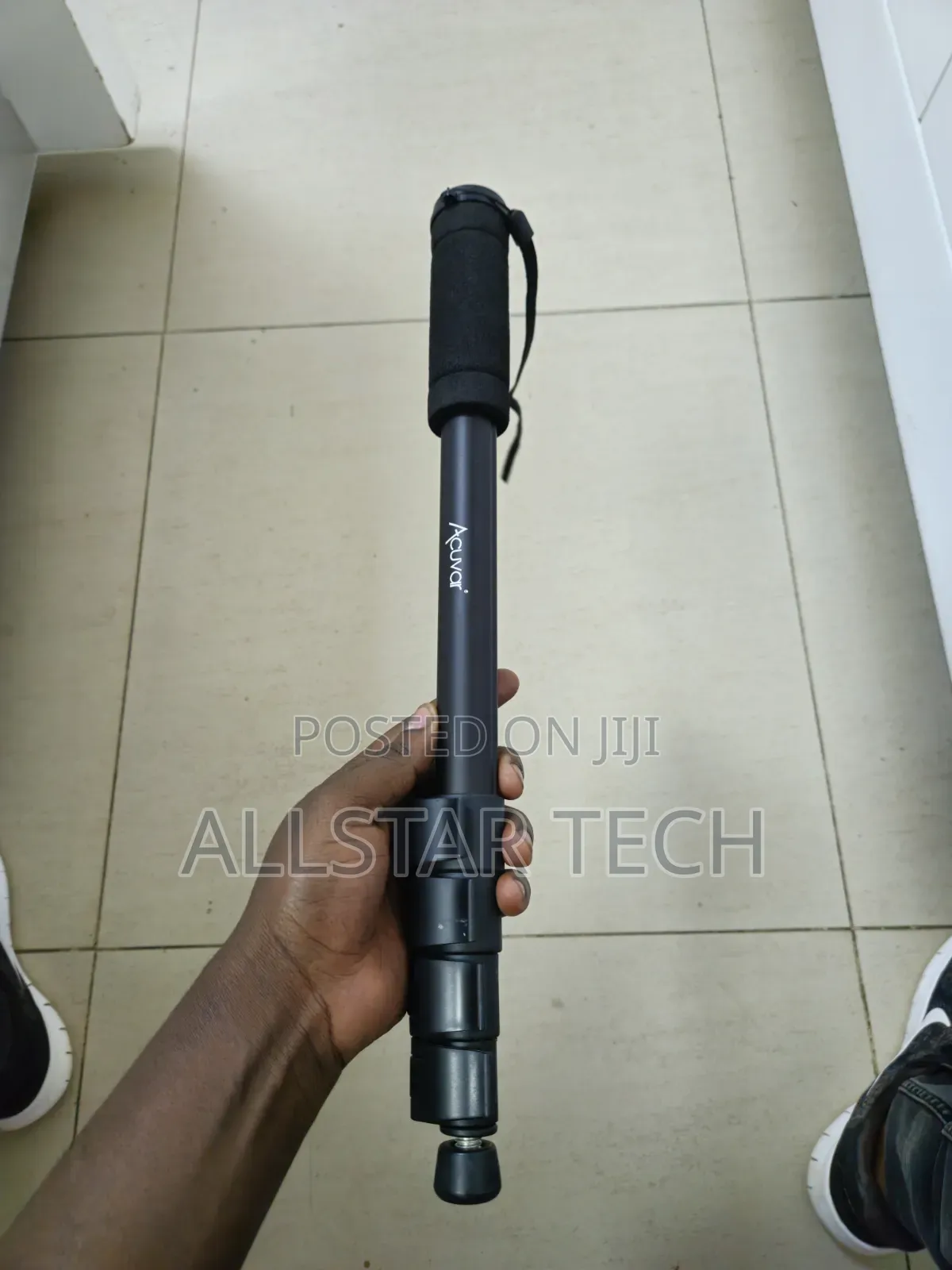 Acuvar Monopod.