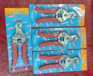 Specialized Tool To Safely Remove Identification Tags From Livestock
