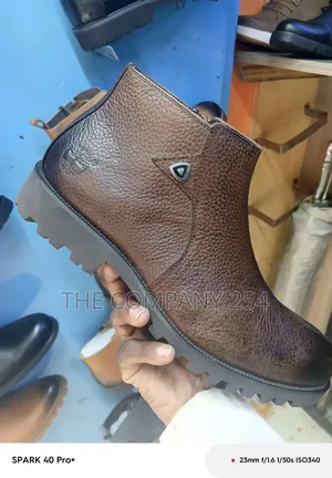 Quality Leather Zipped Clarks Official Dark Tan Rubber Sole Shoes