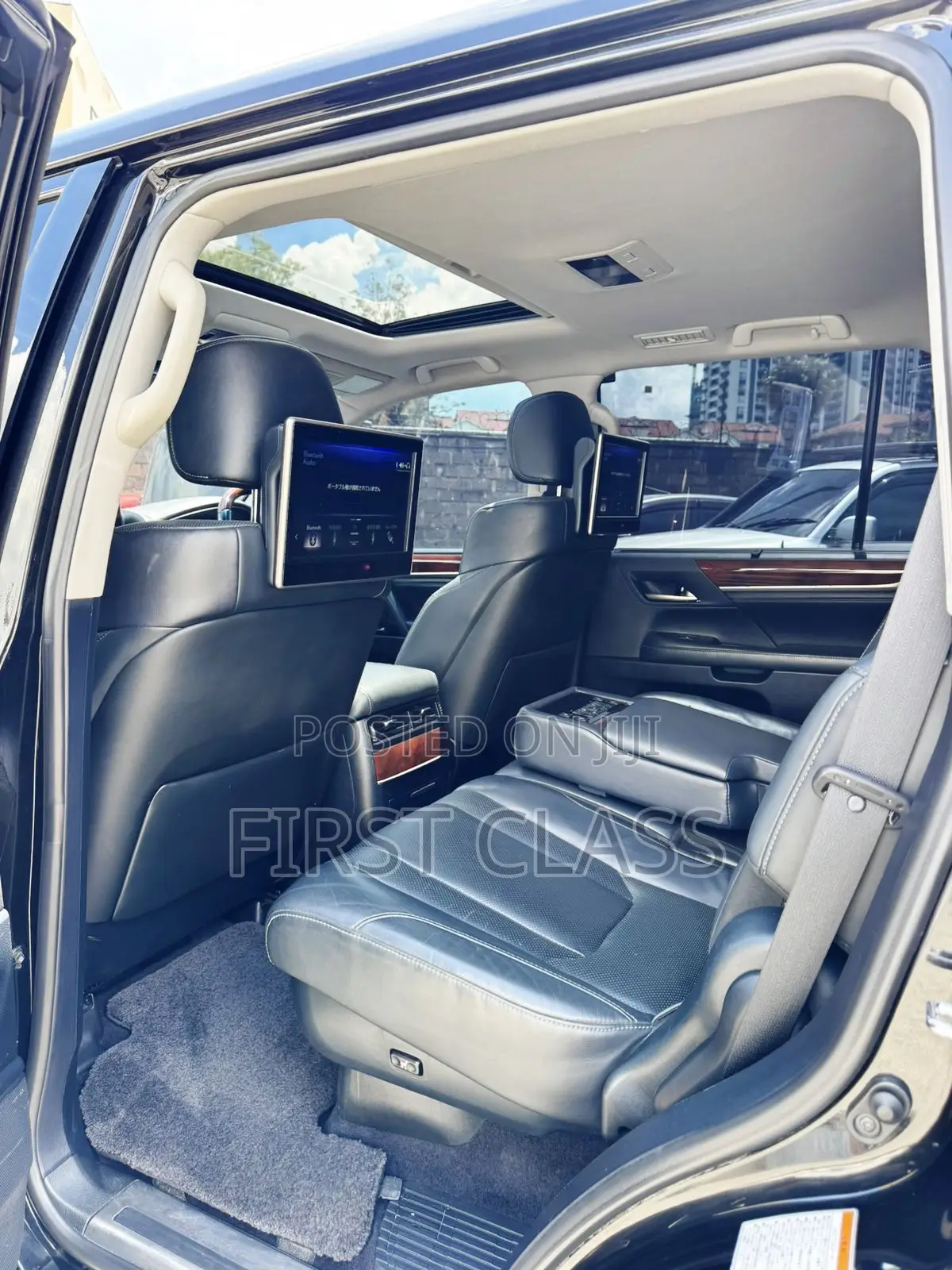 Lexus LX 570 AWD 2017 Black