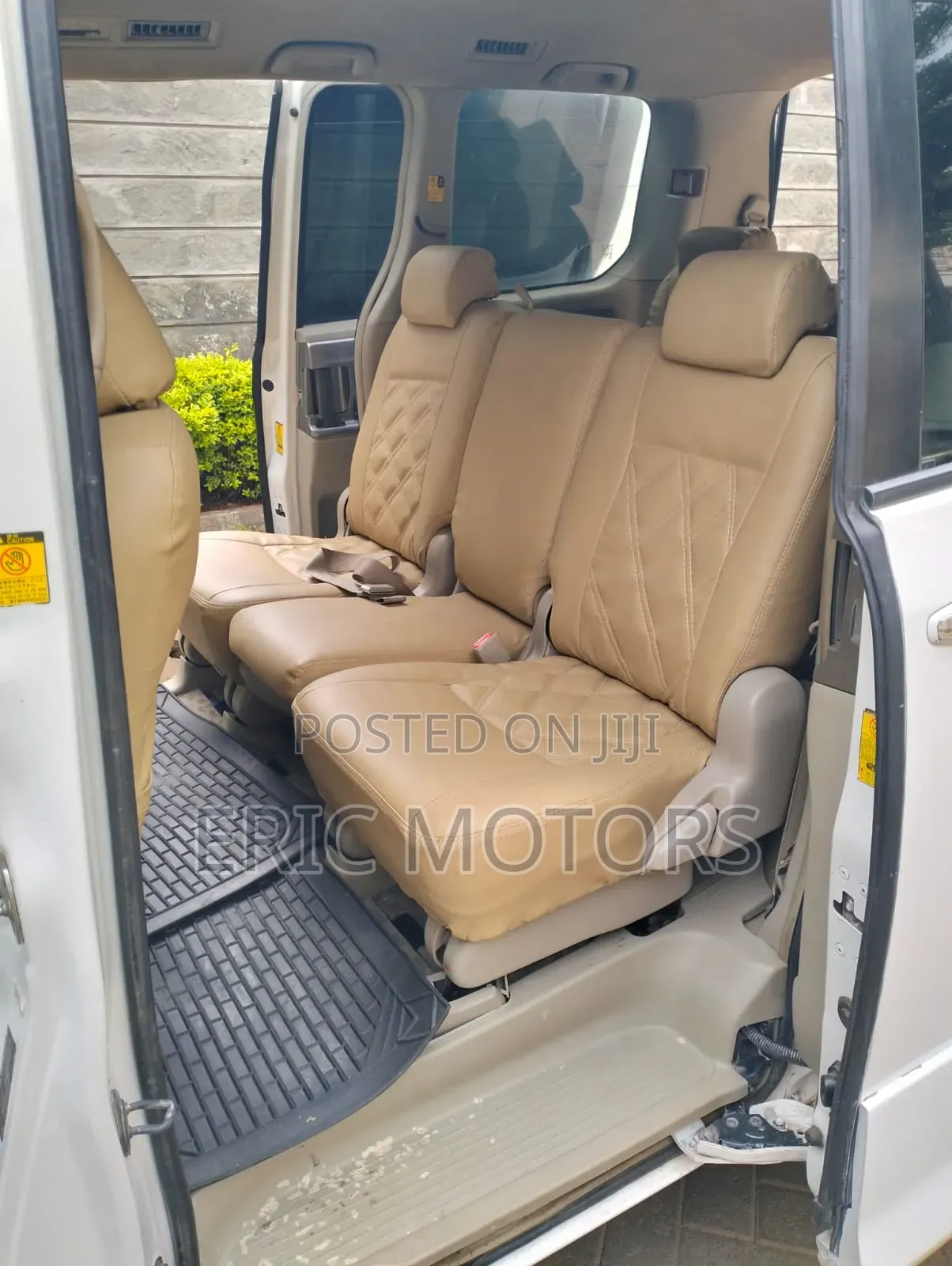 Toyota Noah 2010 Off white