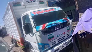 Isuzu NPR Local 2012