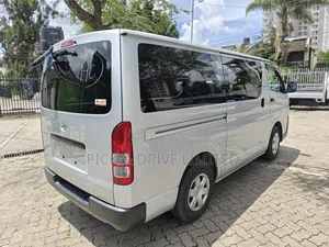 Toyota HiAce 2019 Silver