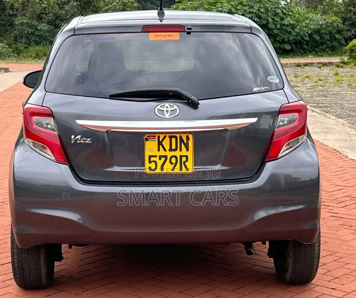 Toyota Vitz 2016 Silver