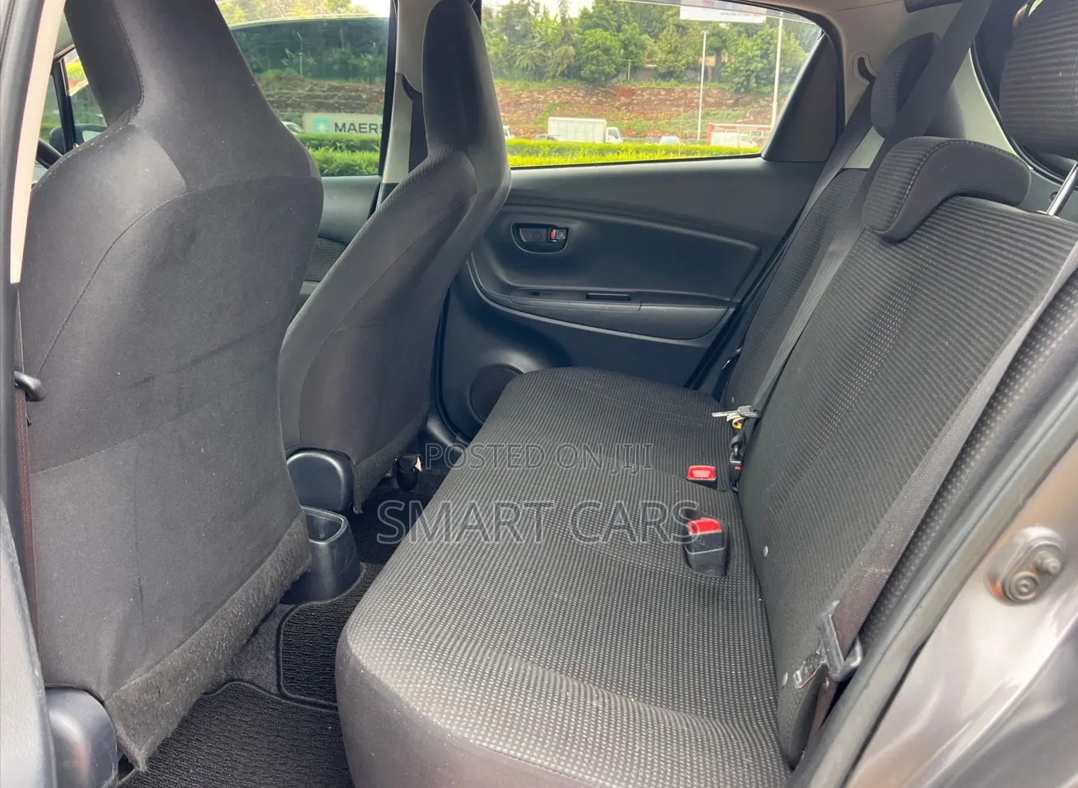Toyota Vitz 2016 Silver