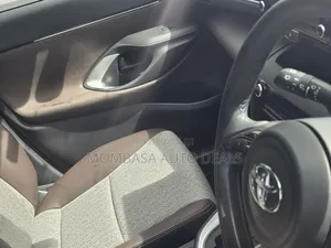 Toyota Yaris Cross 2020 Blue