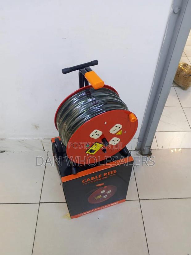 Extension Cable 2.5mm X 25m Multi Plug Cable Reel - thumbnail 2