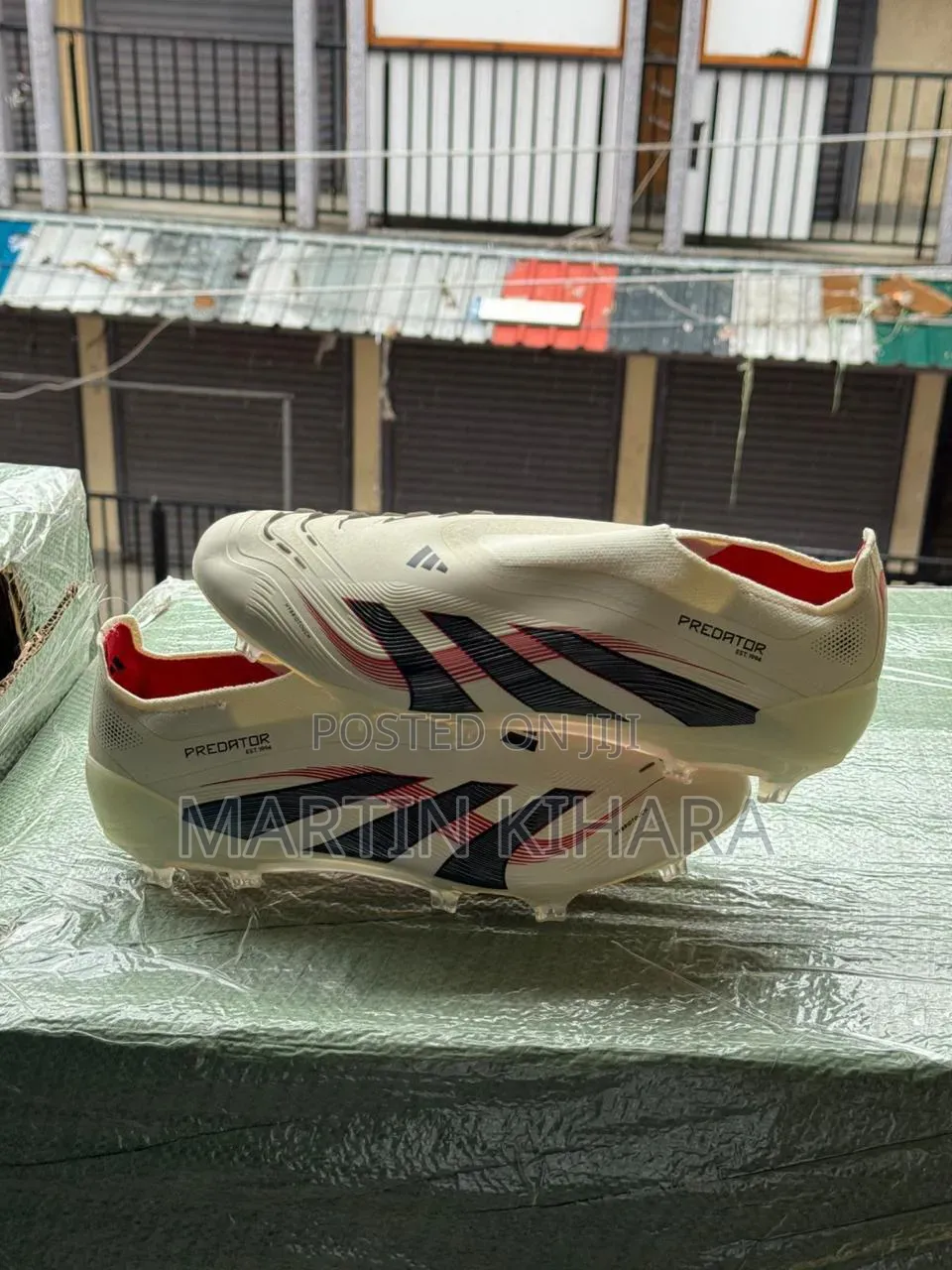 Laceless Adidas Predator Football Boots (Size 39-45)
