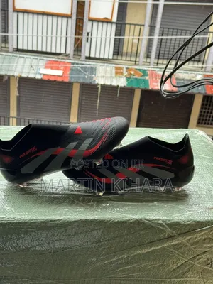 Laceless Adidas Predator Football Boots (Size 39-45)