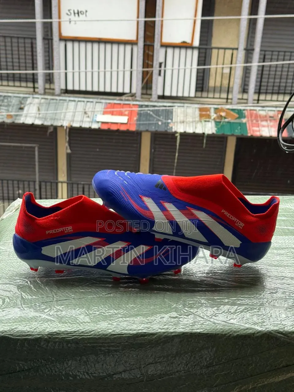 Laceless Adidas Predator Football Boots (Size 39-45)