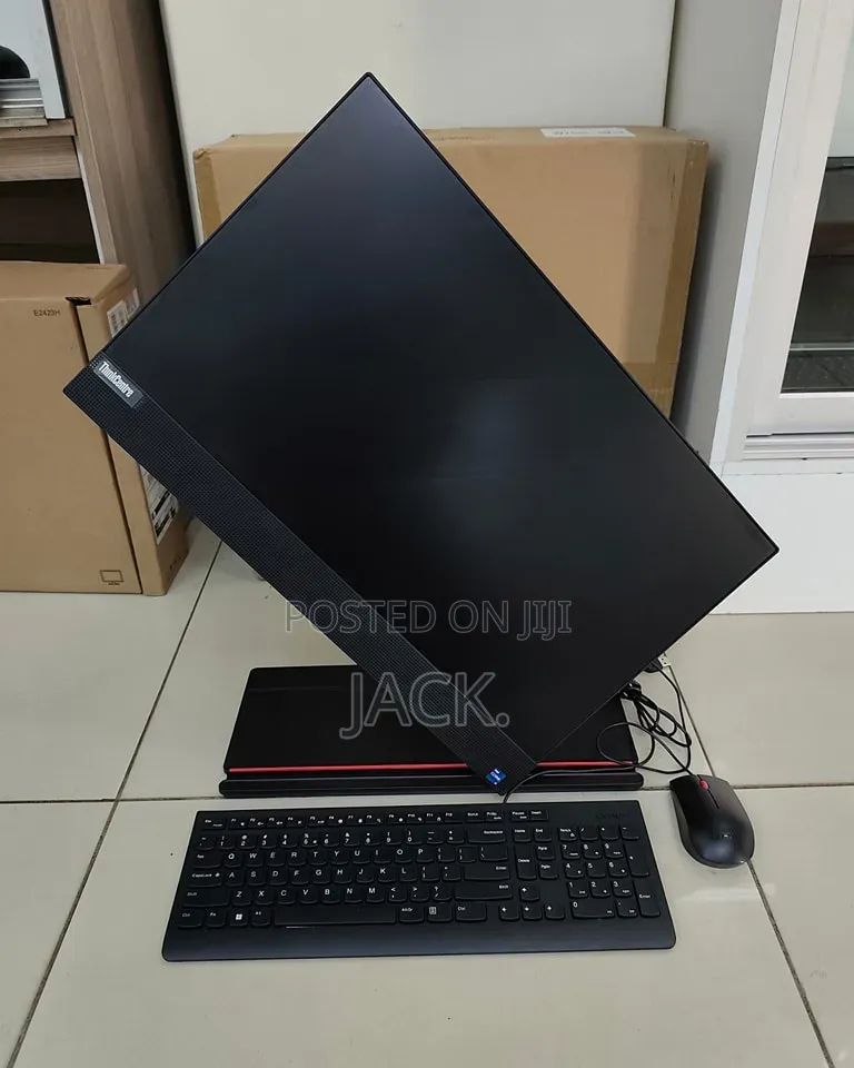 Desktop Computer Lenovo ThinkCentre 24 16GB Intel Core i5 SSD 512GB