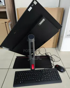 Desktop Computer Lenovo ThinkCentre 24 16GB Intel Core i5 SSD 512GB