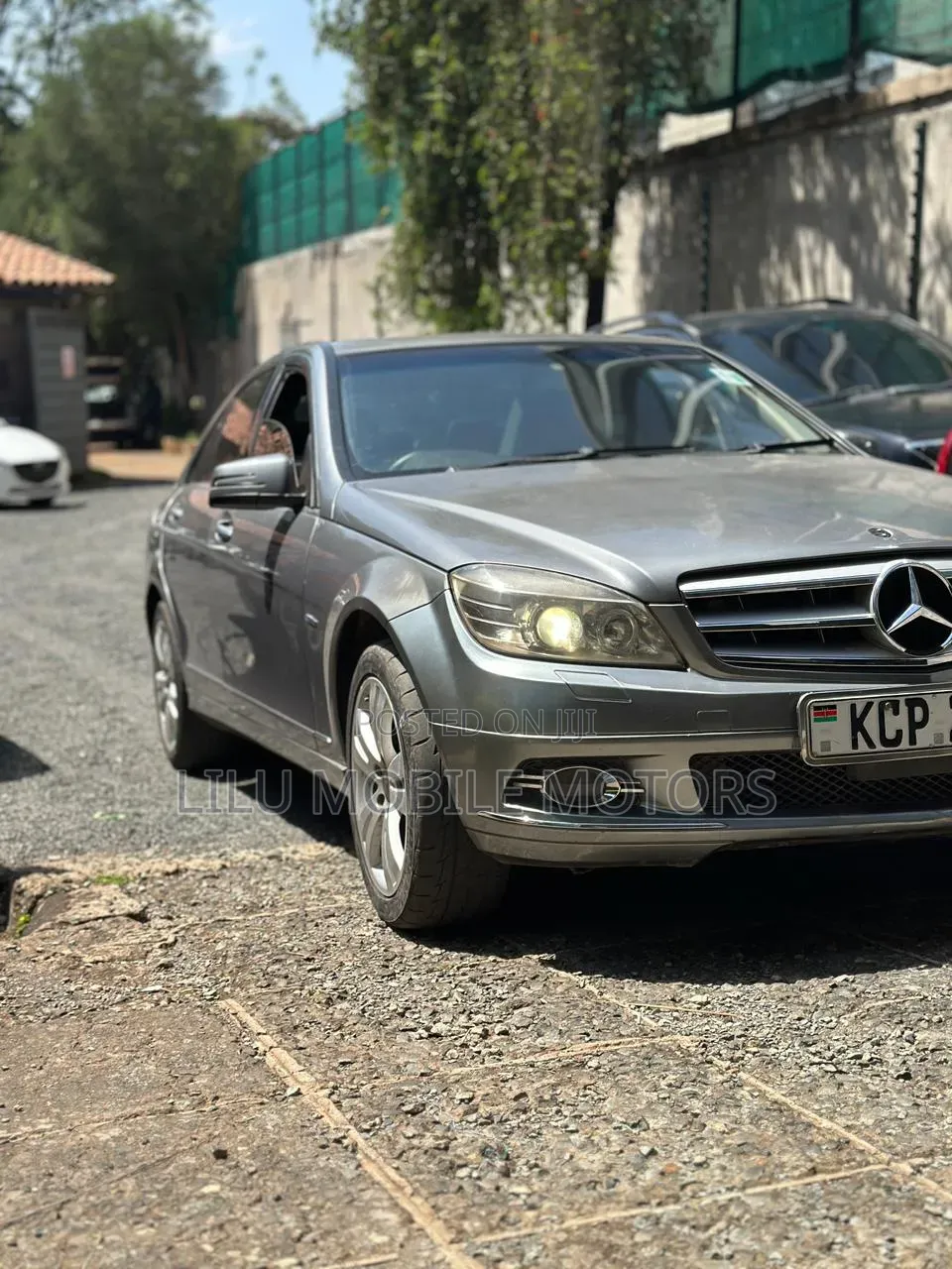 Mercedes-Benz C200 2010 Gray