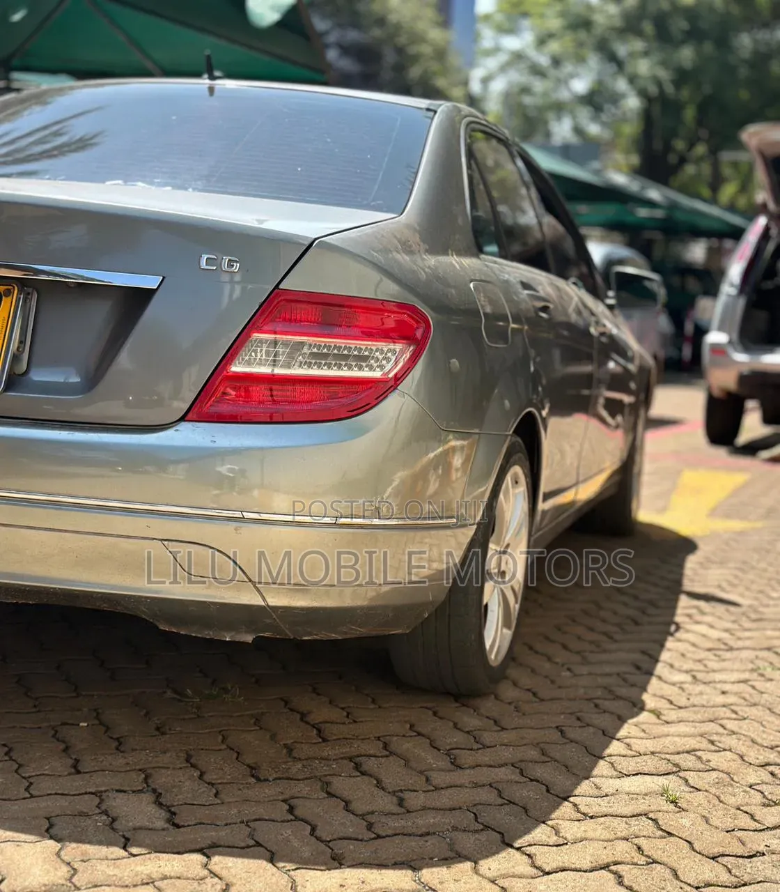 Mercedes-Benz C200 2010 Gray