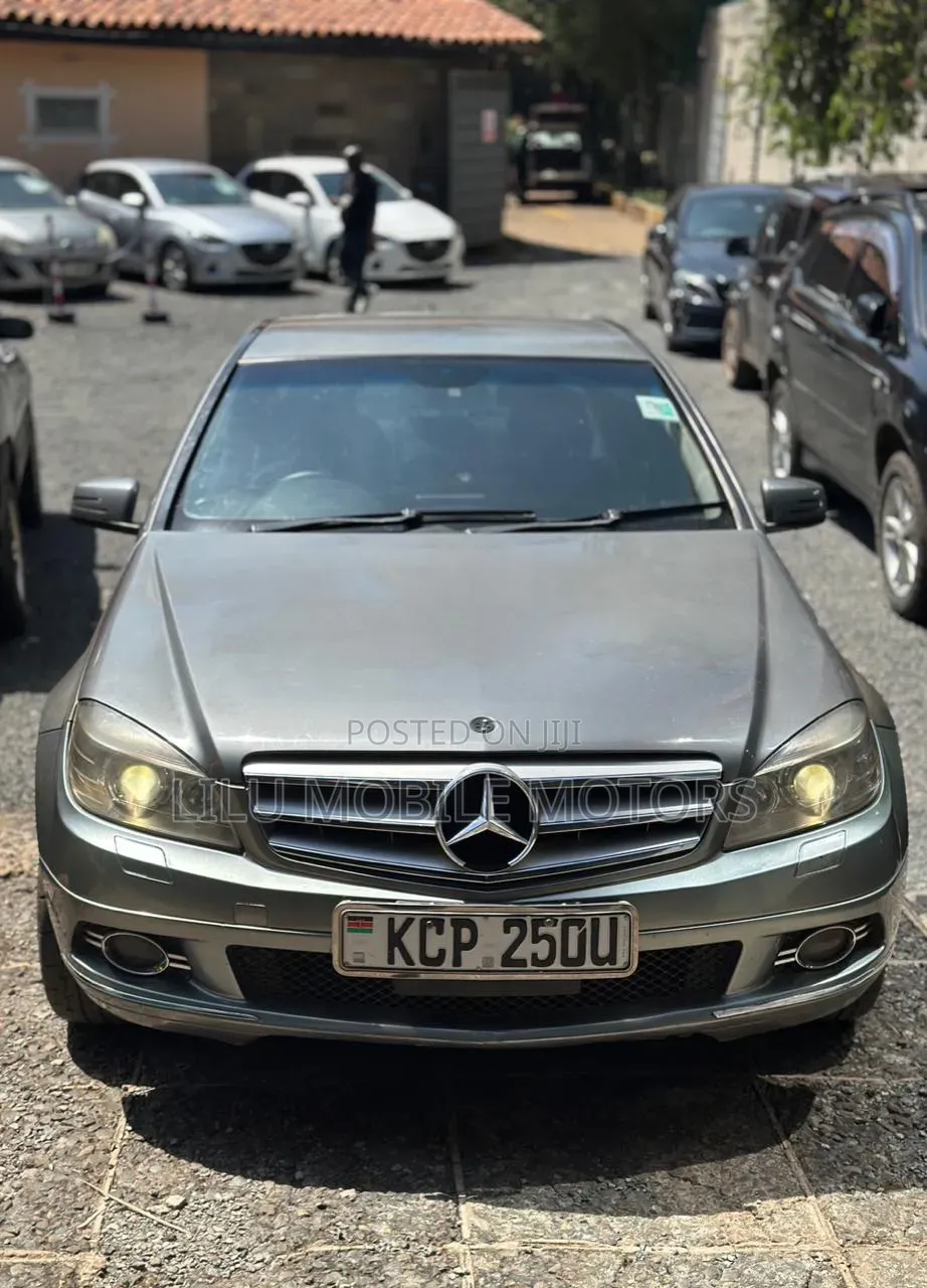 Mercedes-Benz C200 2010 Gray