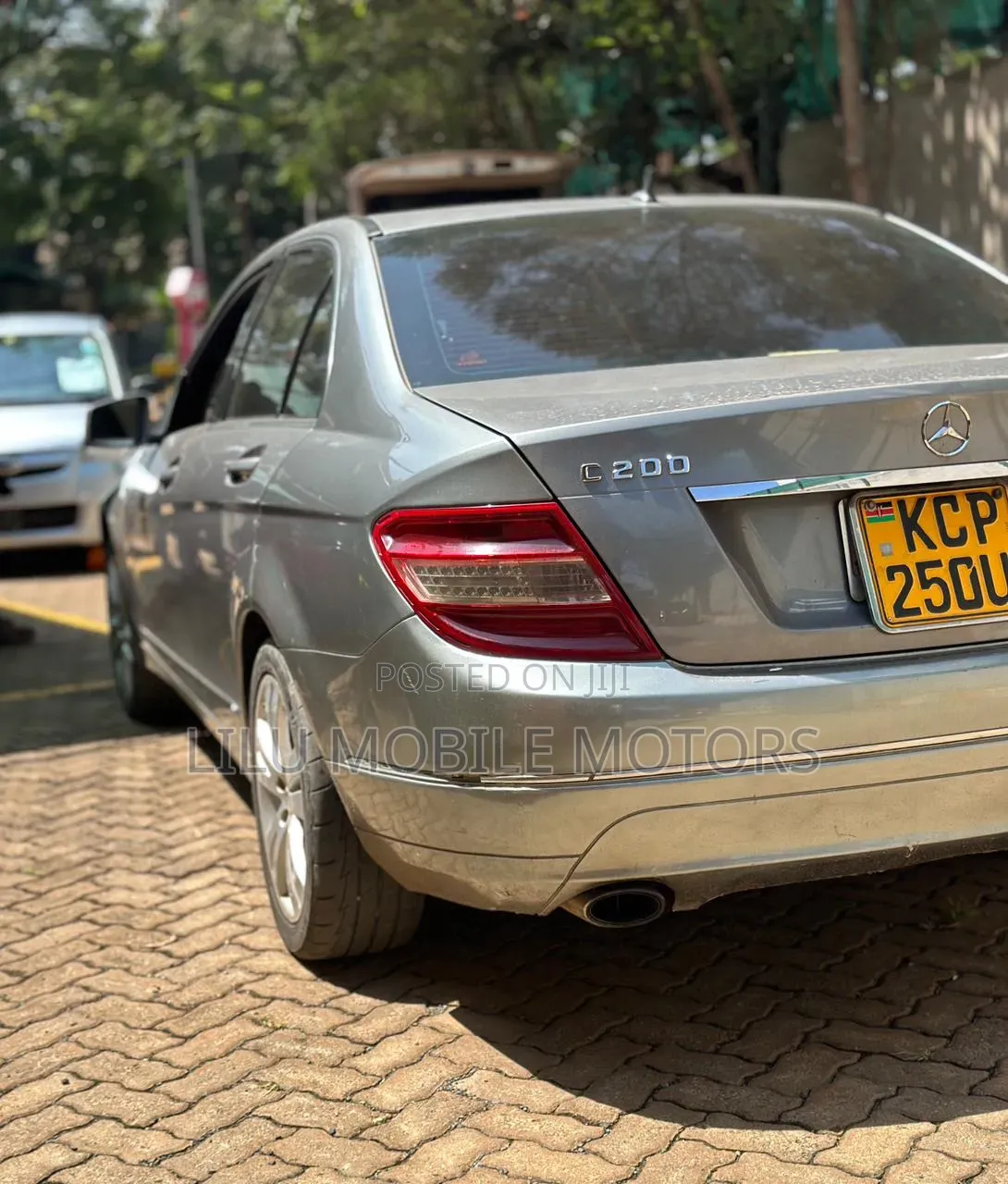 Mercedes-Benz C200 2010 Gray