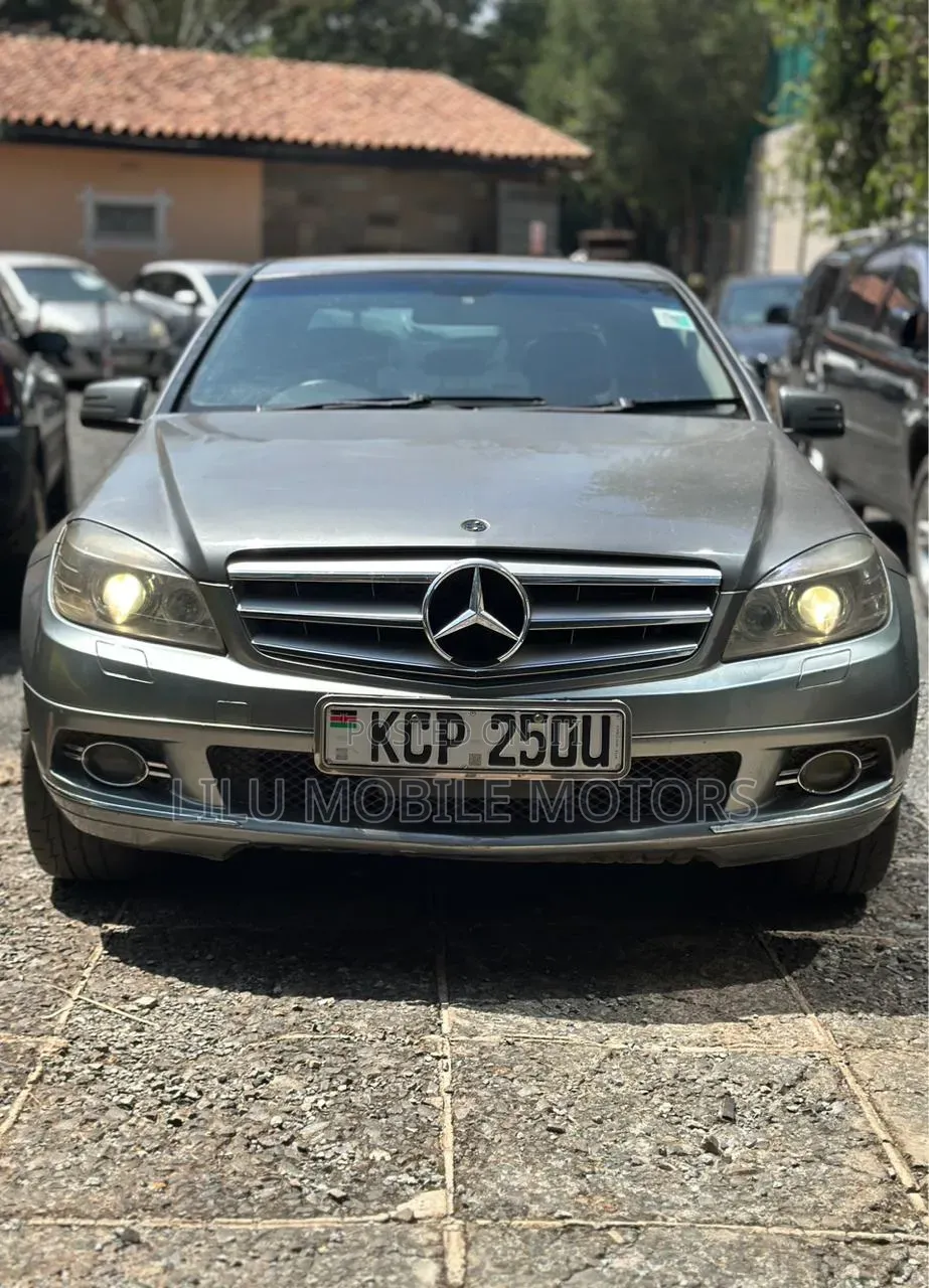 Mercedes-Benz C200 2010 Gray