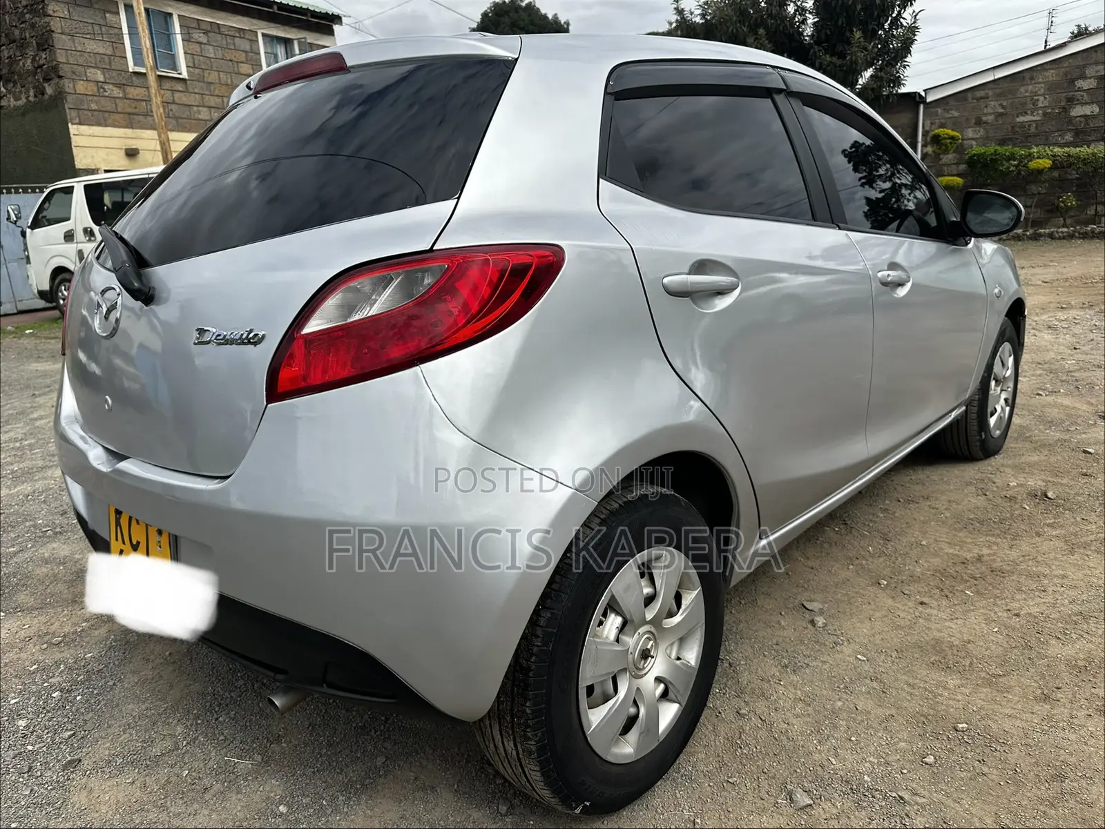 Mazda Demio 2011 Silver