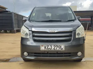 Toyota Noah 2009 Gray