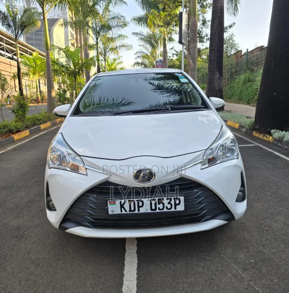 Toyota Vitz 2016 White