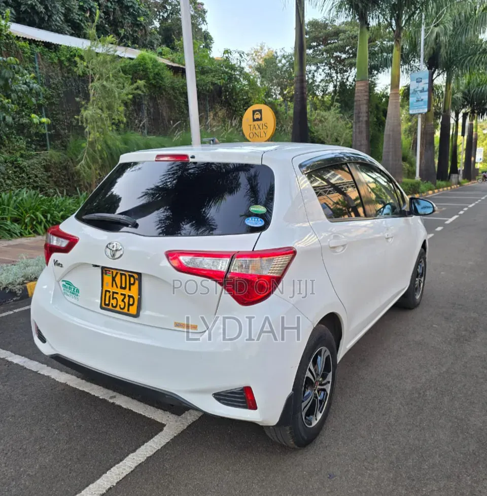 Toyota Vitz 2016 White